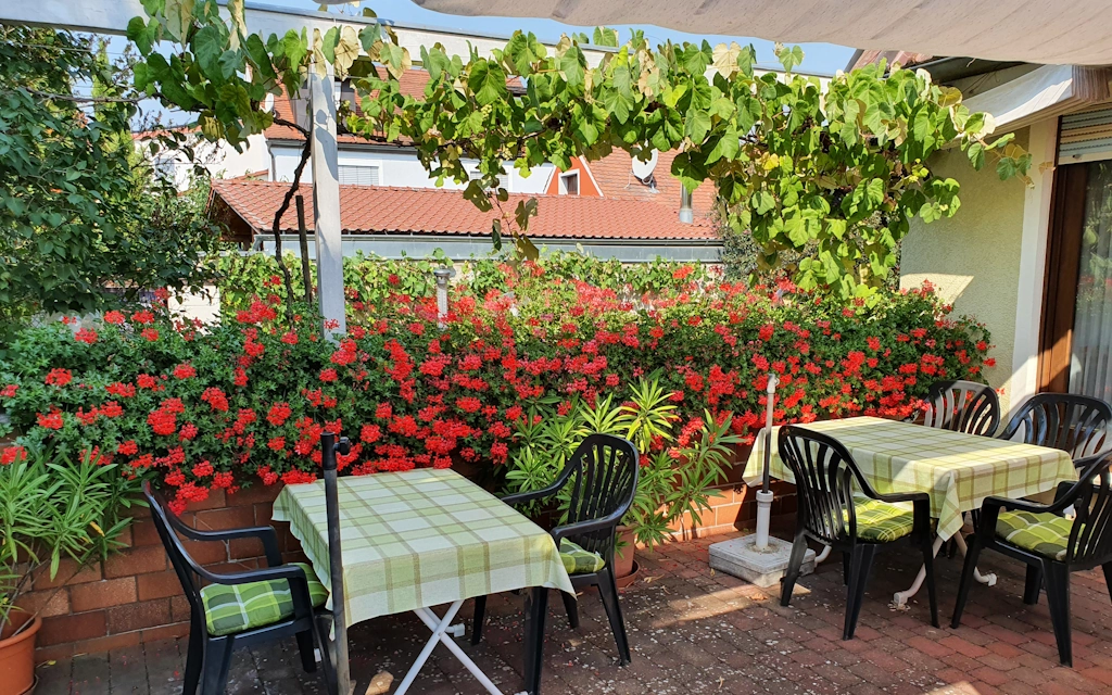 ZurMainschleife-Gartenterrasse
